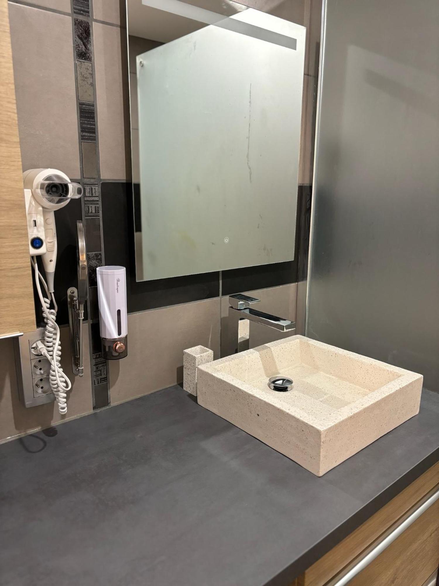 Eden Classer 3 Etoiles Apartment *